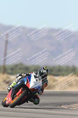 media/Oct-30-2025-Racers Edge (Thu) [[dabbdaf680]]/3-B Group/Session 4 Turn 16/